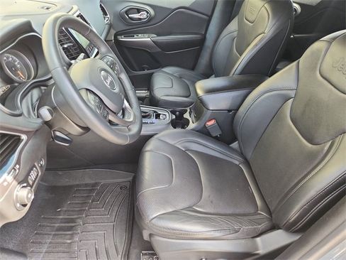 Used 2019 Jeep Cherokee Limited w/ Luxury Group image 19