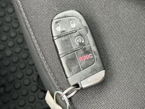 Used 2017 Jeep Renegade Trailhawk image 25