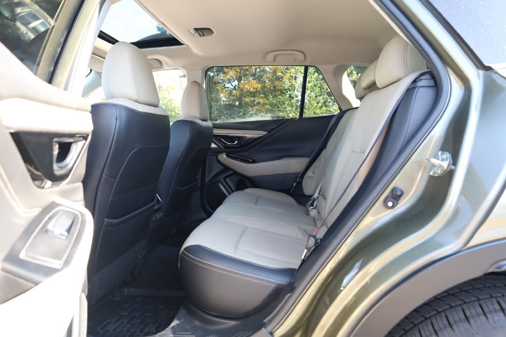 Used 2022 Subaru Outback Limited AWD/4WD image 21