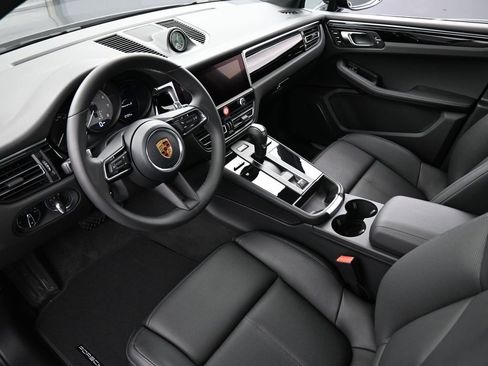 New 2026 Porsche Macan S image 4