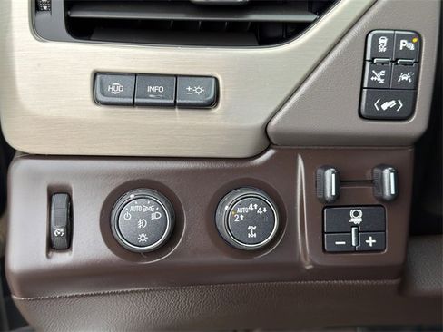 Used 2017 GMC Yukon Denali w/ Open Road Package image 22