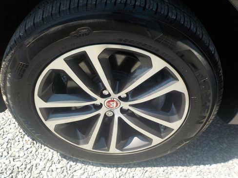 Used 2017 Jaguar F-PACE Premium AWD/4WD image 35