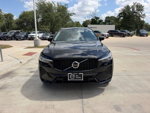Certified 2025 Volvo XC60 B5 Plus AWD/4WD image 8