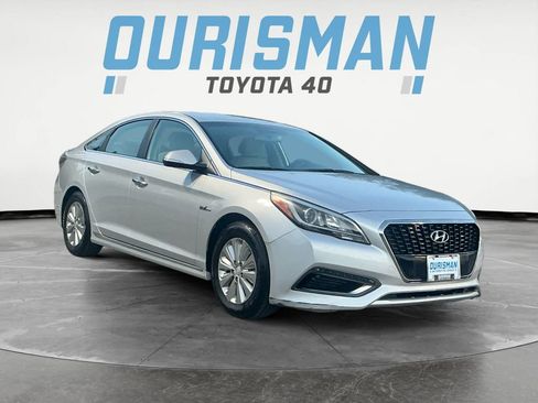 Used 2016 Hyundai Sonata SE image 1