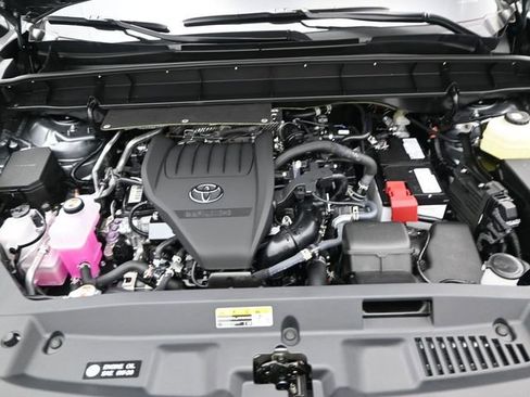 Used 2026 Toyota Highlander Limited image 19