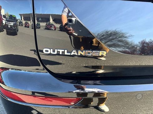 Used 2022 Mitsubishi Outlander ES AWD/4WD image 8