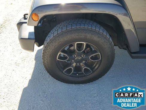 Used 2017 Jeep Wrangler Unlimited Sahara image 19