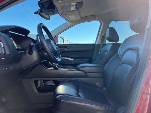 Used 2023 Nissan Pathfinder SL image 11