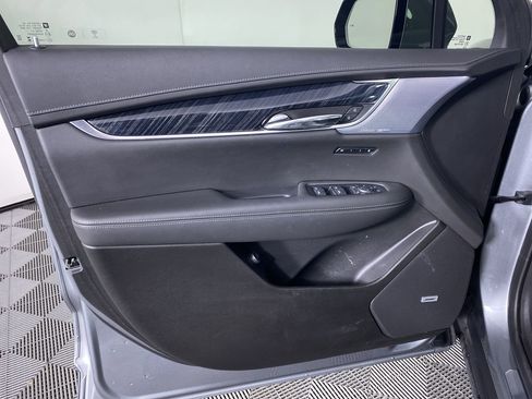 Used 2024 Cadillac XT6 Premium Luxury w/ Technology Package image 12