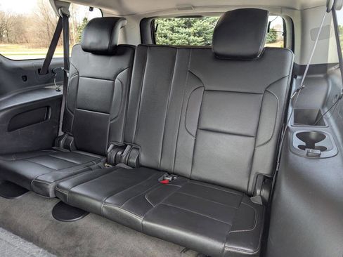 Used 2015 Chevrolet Suburban LT image 15