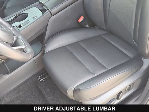 Used 2021 Nissan Rogue SV w/ Premium Package FWD image 16