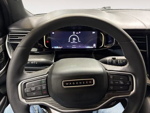 Used 2022 Jeep Wagoneer Series III image 38