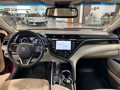 Used 2018 Toyota Camry XLE w/ Driver Assist Package image 15