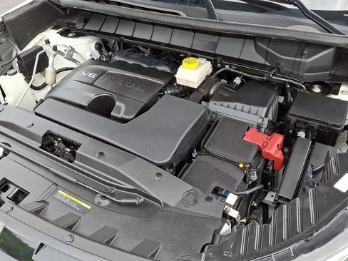 Used 2022 Nissan Pathfinder SL AWD/4WD image 26