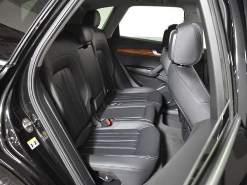 Used 2023 Audi Q5 2.0T Premium w/ Convenience Package AWD/4WD image 31