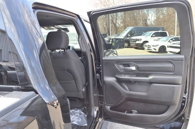 New 2026 RAM 1500 Express AWD/4WD image 30