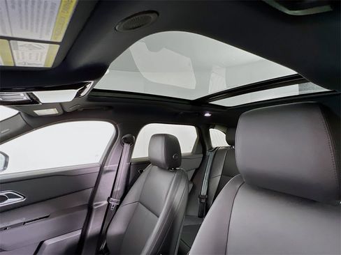 Used 2025 Land Rover Range Rover Velar Dynamic SE image 23