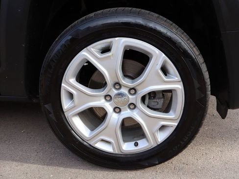 Used 2018 Jeep Renegade Limited w/ UConnect 8.4 Nav Group image 45