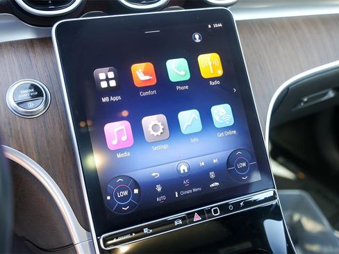 Used 2025 Mercedes-Benz C 300 Sedan image 18