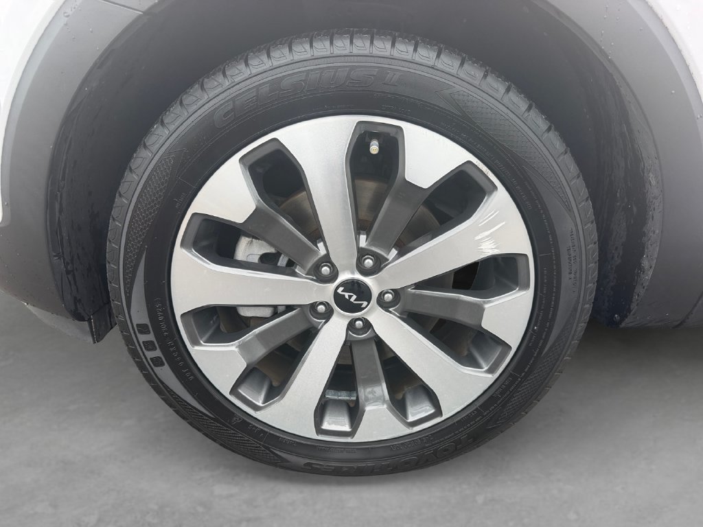Certified 2022 Kia Telluride EX w/ EX Premium Package FWD image 9