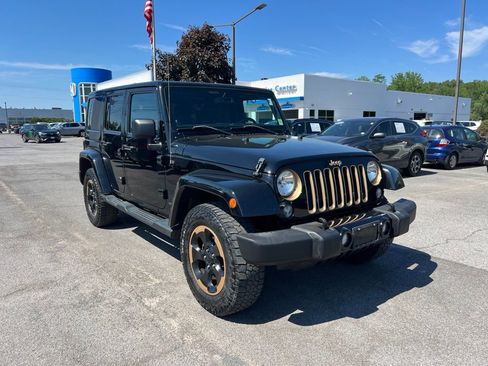 Used 2014 Jeep Wrangler Unlimited Sahara AWD/4WD image 7