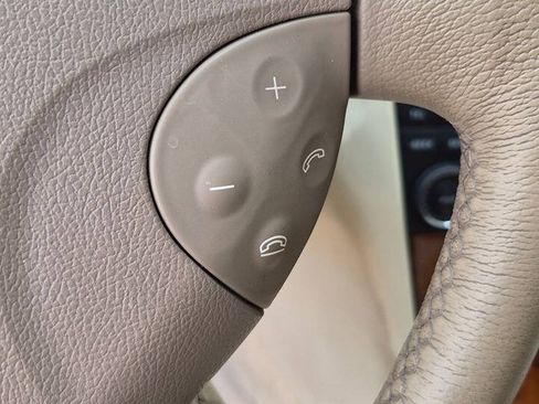 Used 2005 Mercedes-Benz E 500 Sedan image 36