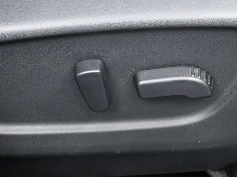 Used 2019 Nissan Rogue SL w/ Premium Package image 38