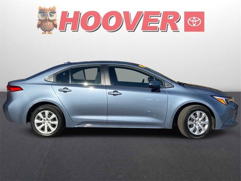 Used 2025 Toyota Corolla LE image 2