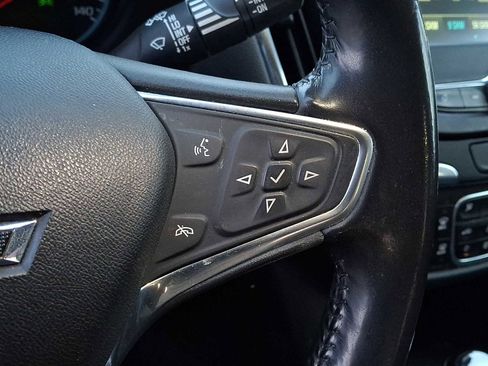 Used 2018 Chevrolet Equinox LT image 21