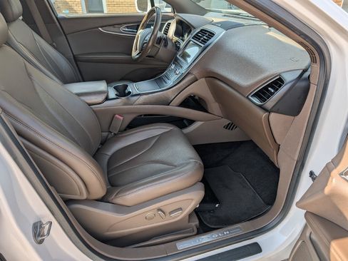 Used 2018 Lincoln MKX Reserve w/ Lincoln MKX Climate Package AWD/4WD image 18