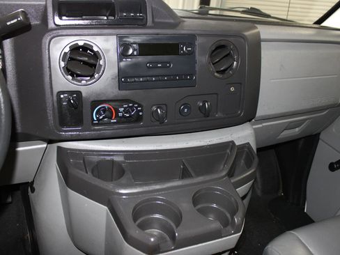 Used 2014 Ford E-150 and Econoline 150 RWD image 12