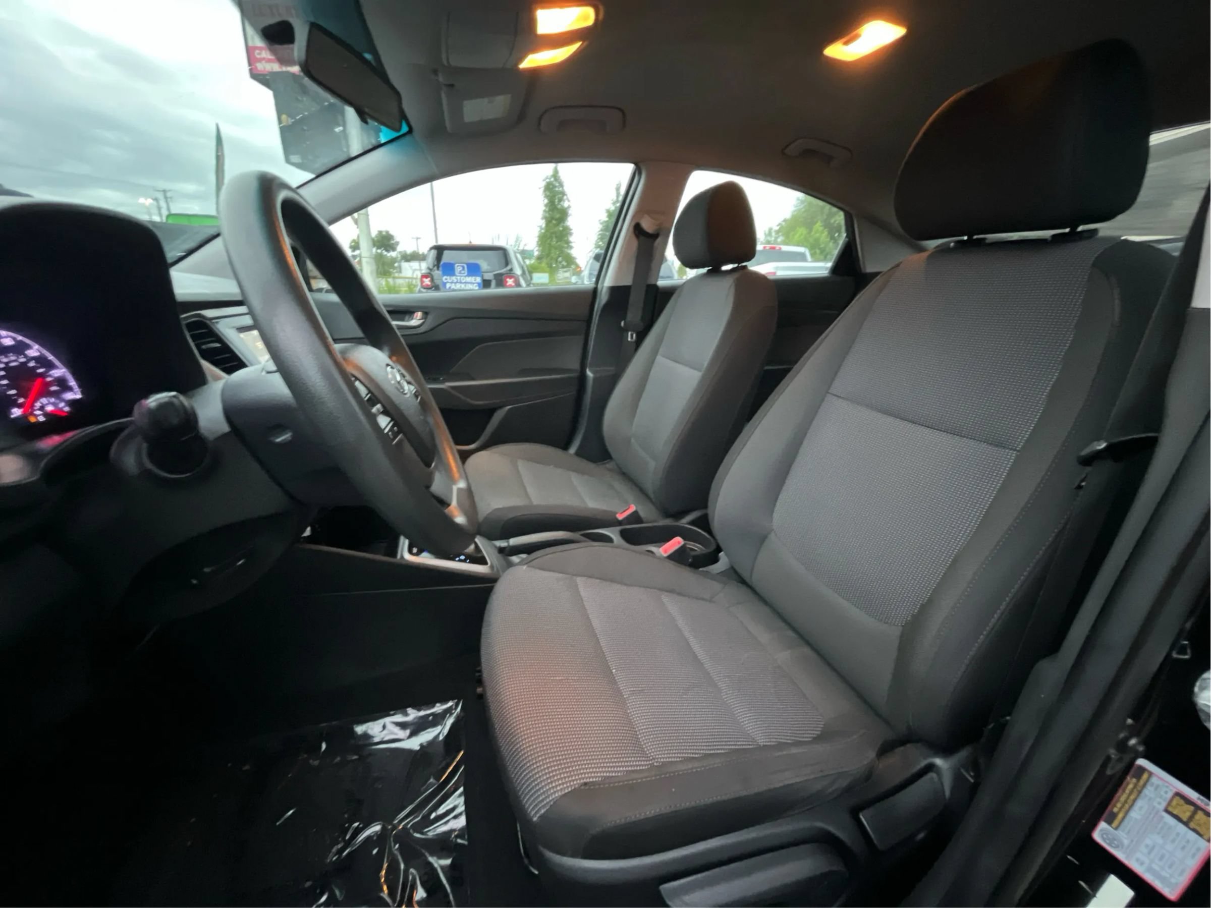 Used 2021 Hyundai Accent SE FWD image 11