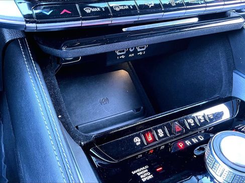 Used 2024 Jeep Wagoneer L Series II w/ Convenience Group I image 33