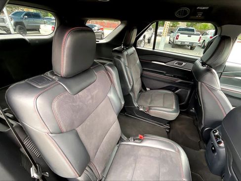 Used 2025 Ford Explorer ST AWD/4WD image 19