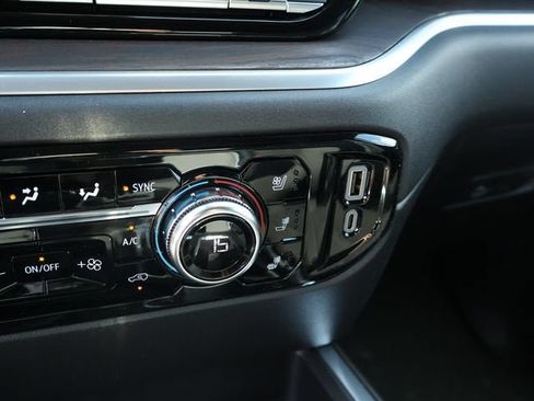 New 2026 GMC Sierra 1500 SLT w/ SLT Premium Package AWD/4WD image 35