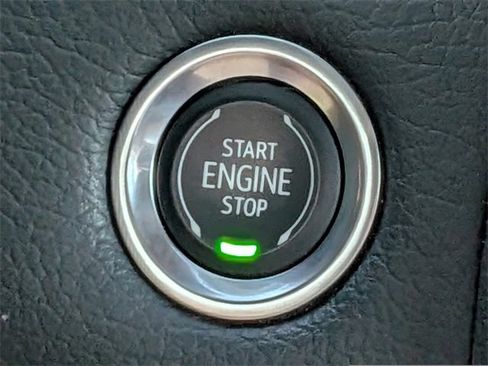 Used 2021 GMC Yukon Denali w/ Denali Premium Package image 34