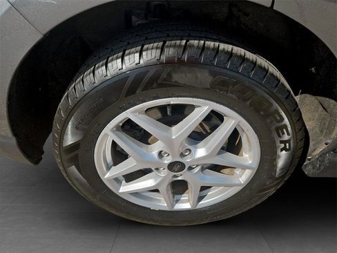 Used 2024 Ford Edge SEL AWD/4WD image 34