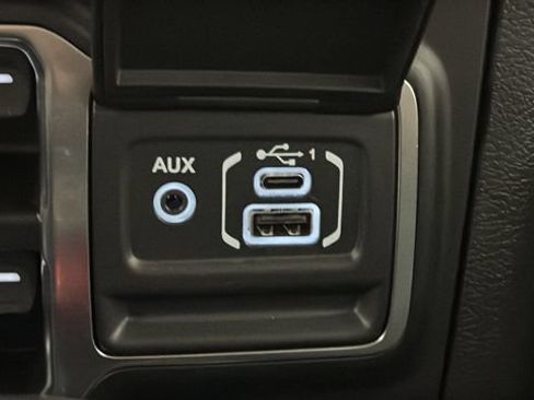 Used 2022 Jeep Gladiator Sport AWD/4WD image 31