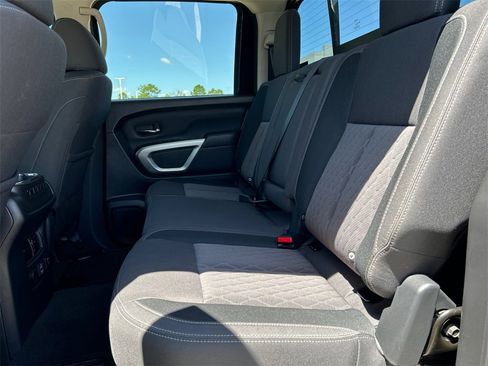 Used 2024 Nissan Titan SV w/ SV Convenience Package image 27