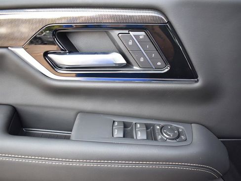 New 2026 GMC Yukon XL Elevation w/ Elevation Premium Package image 18