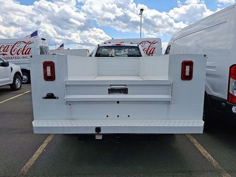 New 2024 Ford F550 4x4 Regular Cab Super Duty image 3