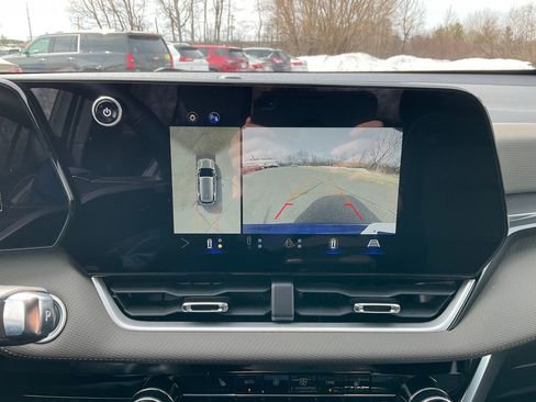 Used 2025 Chevrolet Equinox LT w/ Convenience Package II image 14