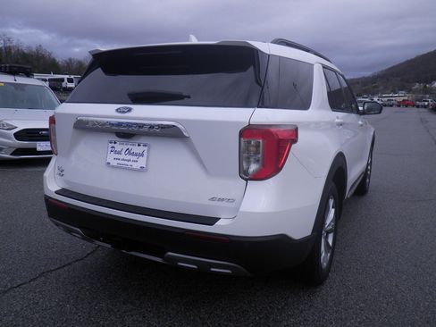 Certified 2024 Ford Explorer XLT w/ Equipment Group 202A image 6