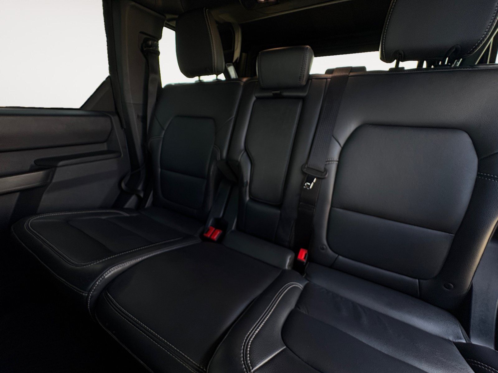 Used 2025 Ford Bronco Outer Banks AWD/4WD image 24