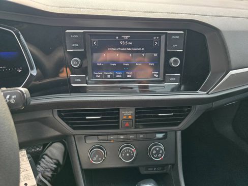 Used 2022 Volkswagen Jetta S FWD image 17