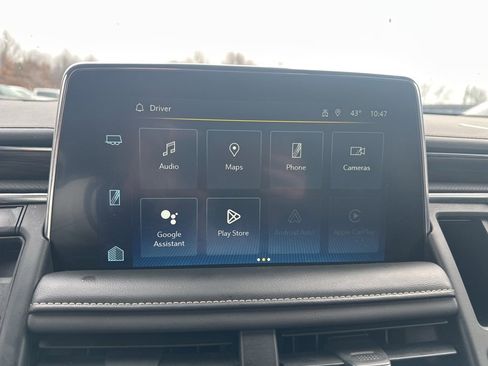 Used 2023 Chevrolet Suburban Premier image 19