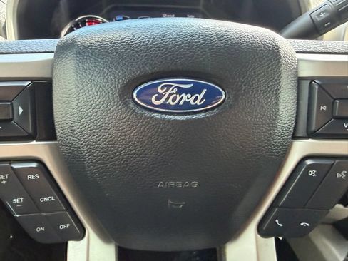 Used 2020 Ford F250 Lariat w/ Lariat Value Package AWD/4WD image 35