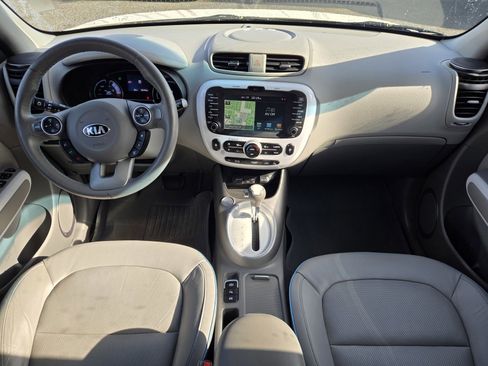 Used 2017 Kia Soul EV + w/ Sun & Fun Package image 14