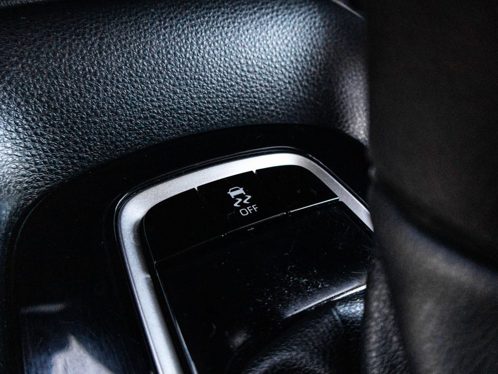 Used 2024 Toyota Corolla LE FWD image 22