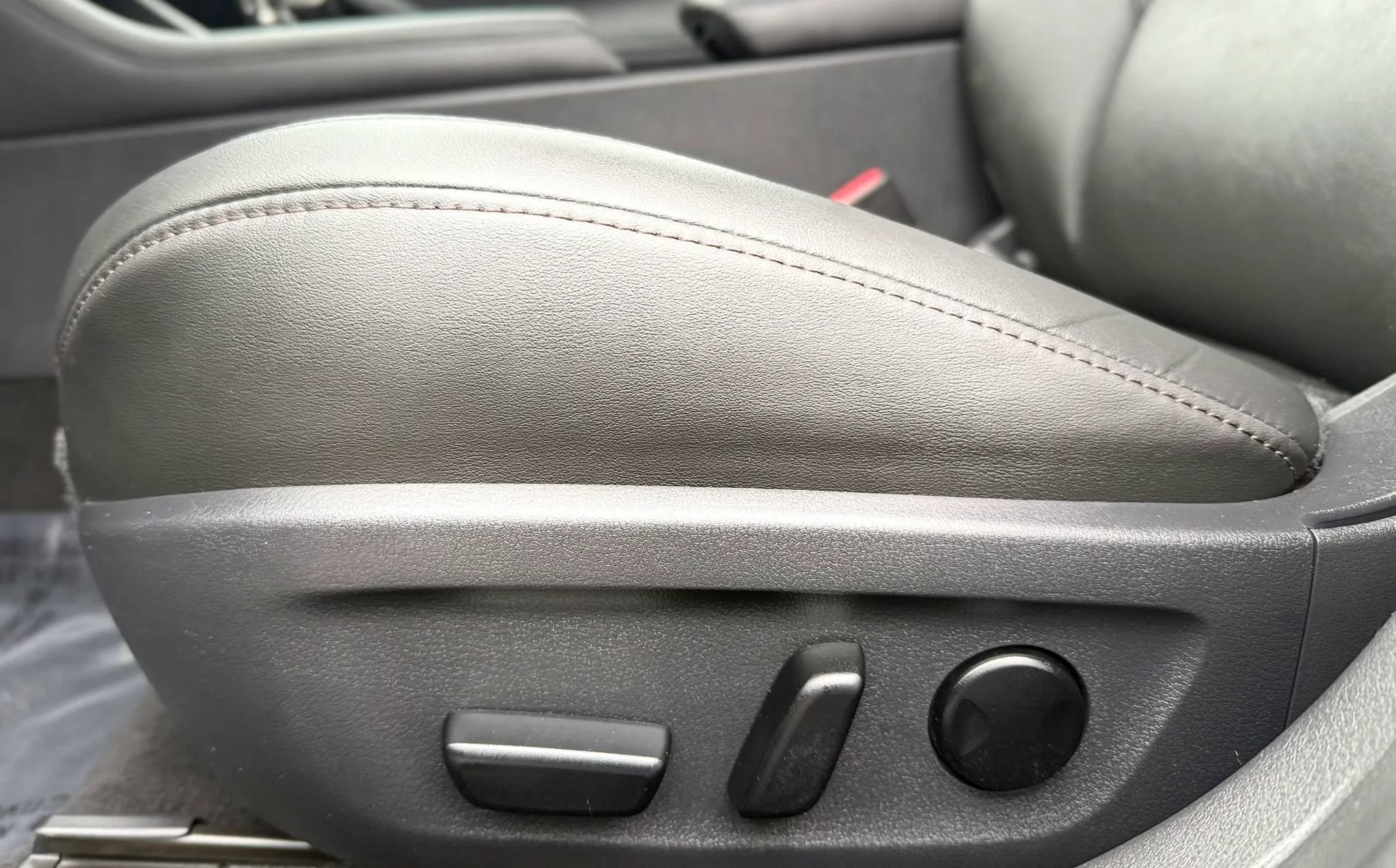 Used 2019 MAZDA MAZDA3 Sedan w/ Preferred Package FWD image 25